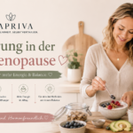 Frau ab 40 bereitet hormonfreundliches Frühstück zu – Ernährung in der Perimenopause